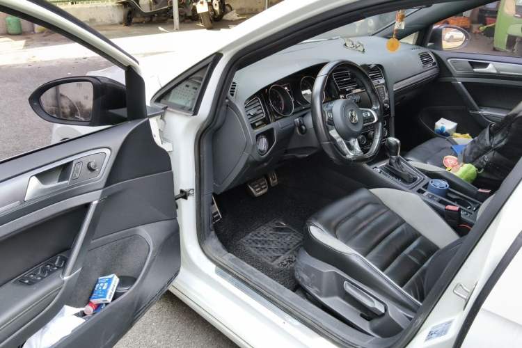 Used Volkswagen Golf 2017 280TSI Automatic R-Line Million-Vehicle Commemorative Edition Driver Seat