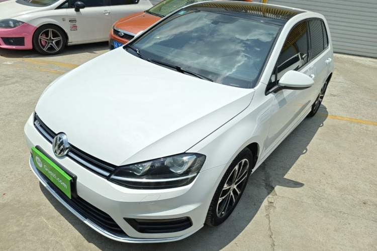 Volkswagen Golf 2017 280TSI Automatic R-Line Million-Vehicle Commemorative Edition с пробегом Guazi used car, China used car export, Used car for sale, Used  cars, Cheapest cars for sale