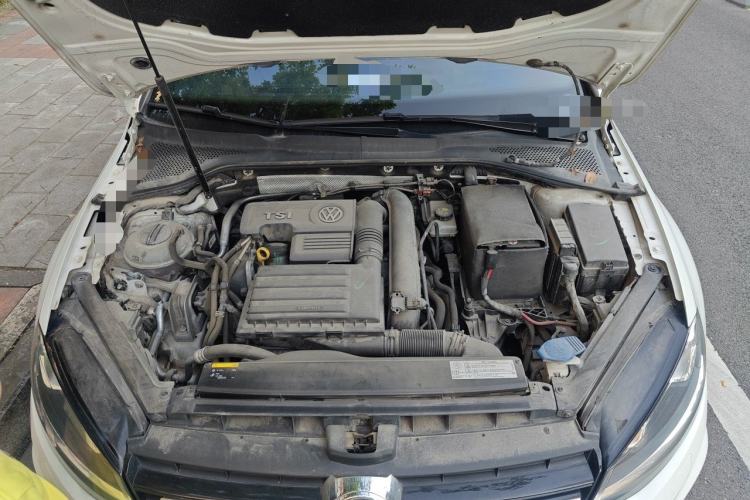 Used Volkswagen Golf 2017 280TSI Automatic R-Line Million-Vehicle Commemorative Edition Engine Bay