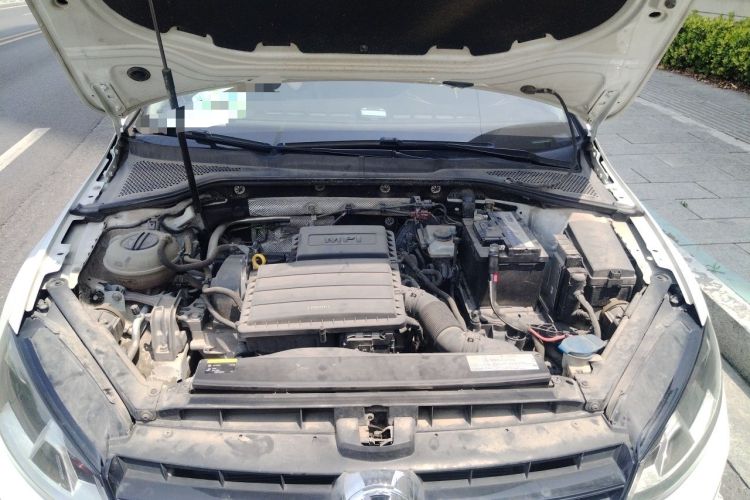 Used Volkswagen Golf 2017 1.6L Automatic Comfort Million-Vehicle Anniversary Edition Engine Bay