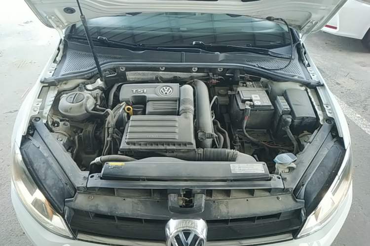 Used Volkswagen Golf 2017 230TSI Automatic Luxury Million-Vehicle Commemorative Edition Engine Bay