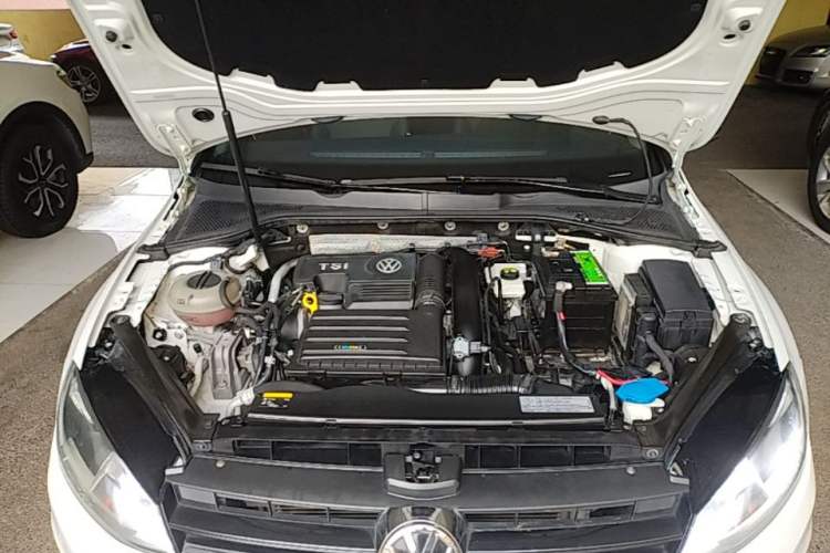 Used Volkswagen Golf 2017 230TSI Automatic Comfort Edition – Celebrating Milestone of One Million Units Engine Bay