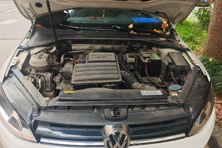 Used Volkswagen Golf 2017 1.6L Automatic Comfort Million-Vehicle Anniversary Edition Engine Bay