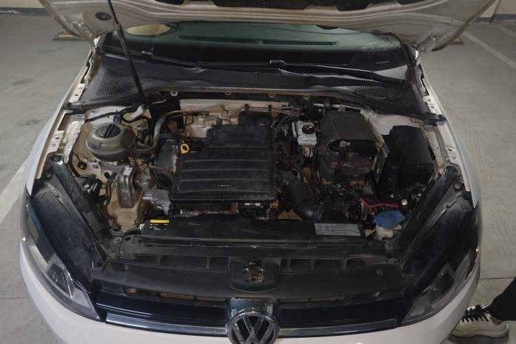 Used Volkswagen Golf 2017 1.6L Automatic Comfort Million-Vehicle Anniversary Edition Engine Bay