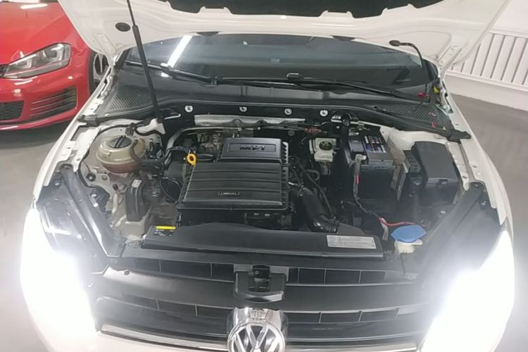 Used Volkswagen Golf 2017 1.6L Automatic Comfort Million-Vehicle Anniversary Edition Engine Bay