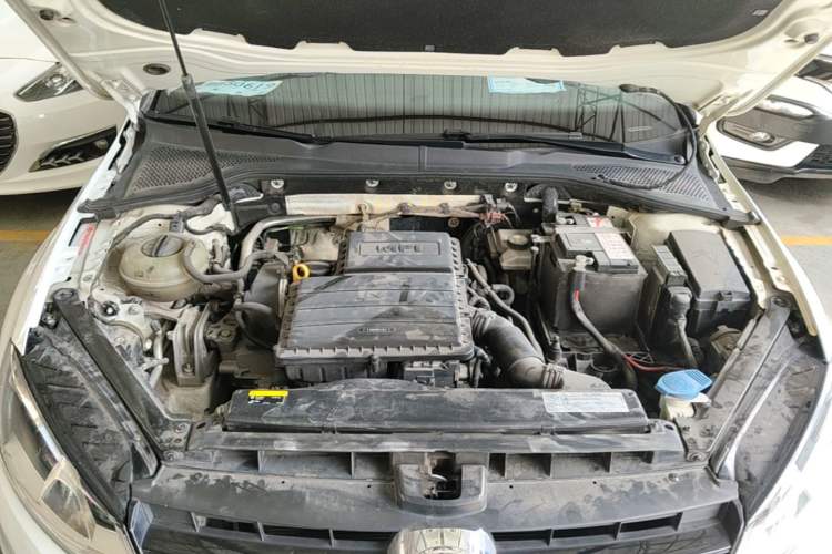 Used Volkswagen Golf 2017 1.6L Automatic Comfort Million-Vehicle Anniversary Edition Engine Bay