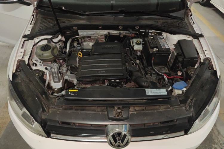 Used Volkswagen Golf 2017 1.6L Automatic Comfort Million-Vehicle Anniversary Edition Engine Bay