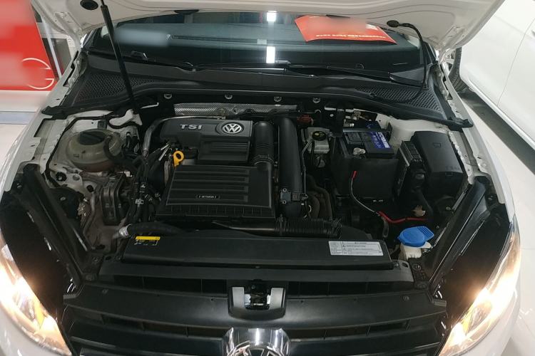 Used Volkswagen Golf 2017 230TSI Automatic Luxury Million-Vehicle Commemorative Edition Engine Bay