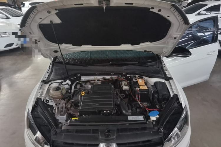 Used Volkswagen Golf 2017 1.6L Automatic Comfort Million-Vehicle Anniversary Edition Engine Bay