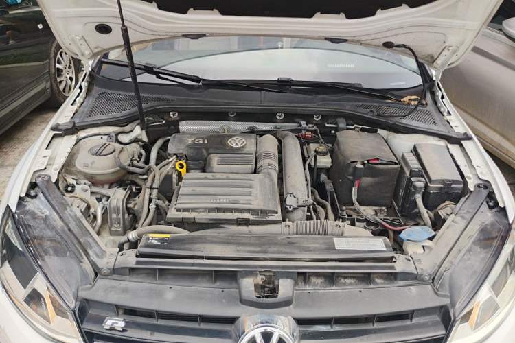 Used Volkswagen Golf 2017 230TSI Automatic Luxury Million-Vehicle Commemorative Edition Engine Bay
