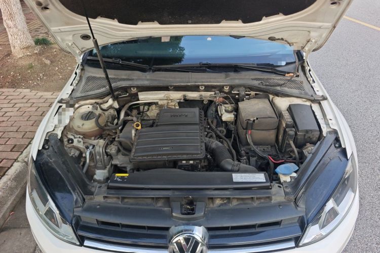 Used Volkswagen Golf 2017 1.6L Automatic Comfort Million-Vehicle Anniversary Edition Engine Bay