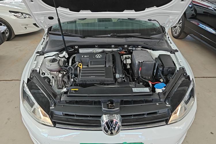 Used Volkswagen Golf 2017 230TSI Automatic Luxury Million-Vehicle Commemorative Edition Engine Bay