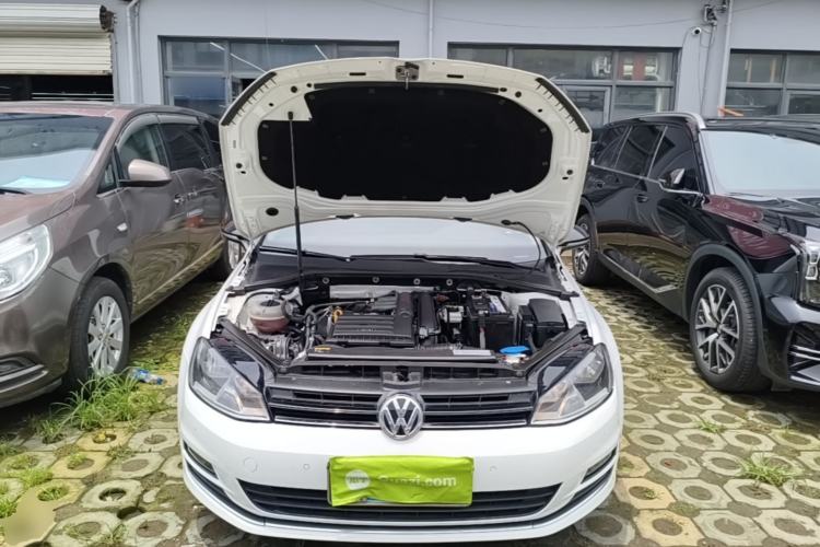 Used Volkswagen Golf 2017 230TSI Automatic Comfort Edition – Celebrating Milestone of One Million Units Engine Bay