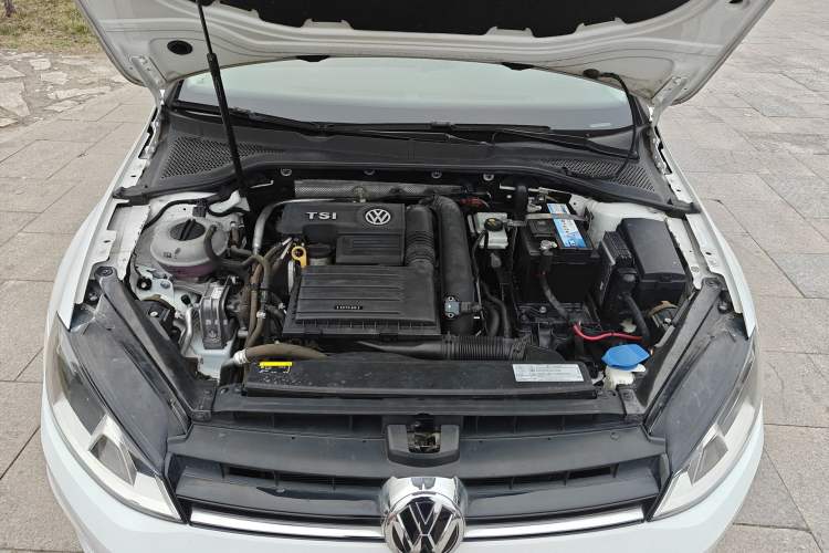 Used Volkswagen Golf 2017 230TSI Automatic Comfort Edition – Celebrating Milestone of One Million Units Engine Bay