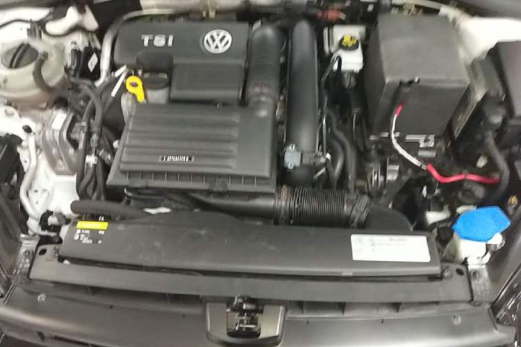 Used Volkswagen Golf 2017 230TSI Automatic Luxury Million-Vehicle Commemorative Edition Engine Bay