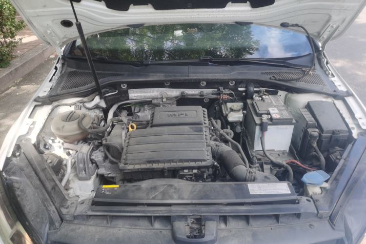 Used Volkswagen Golf 2017 1.6L Automatic Comfort Million-Vehicle Anniversary Edition Engine Bay