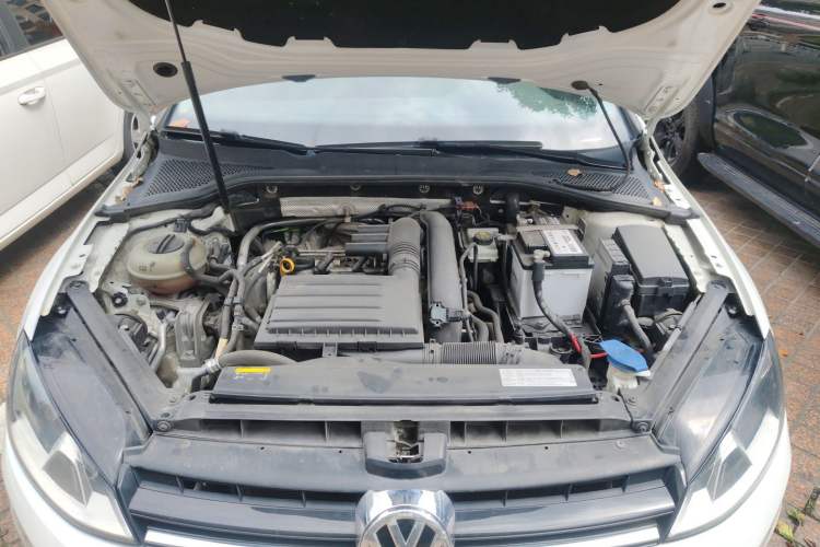 Used Volkswagen Golf 2017 230TSI Automatic Luxury Million-Vehicle Commemorative Edition Engine Bay