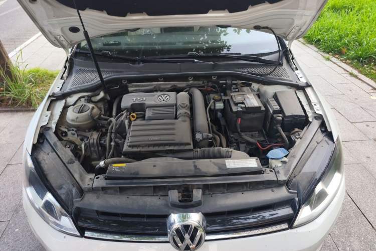 Used Volkswagen Golf 2017 230TSI Automatic Luxury Million-Vehicle Commemorative Edition Engine Bay