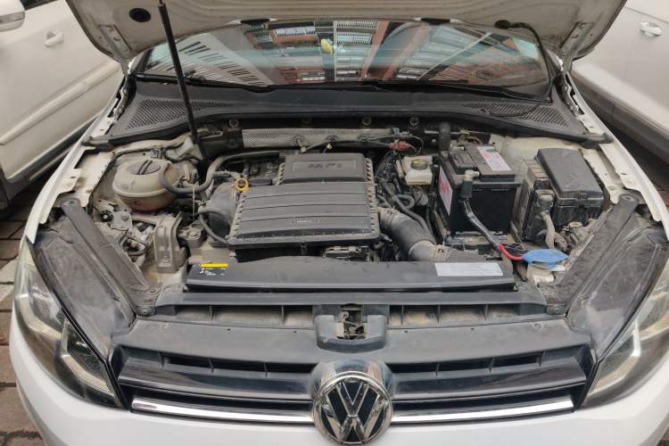 Used Volkswagen Golf 2017 1.6L Automatic Comfort Million-Vehicle Anniversary Edition Engine Bay