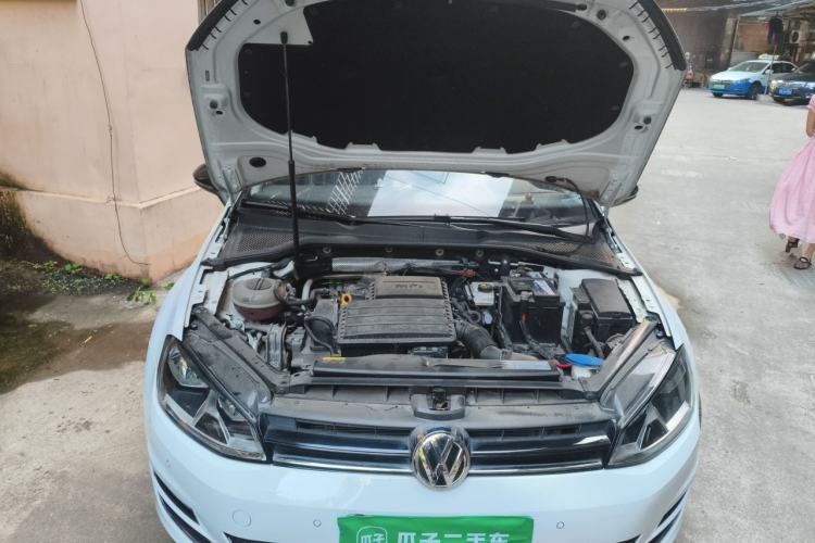 Used Volkswagen Golf 2017 1.6L Automatic Comfort Million-Vehicle Anniversary Edition Engine Bay