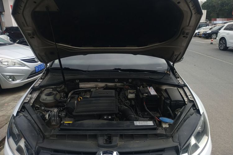 Used Volkswagen Golf 2017 1.6L Automatic Comfort Million-Vehicle Anniversary Edition Engine Bay