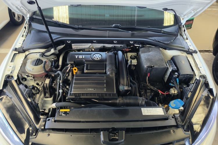 Used Volkswagen Golf 2017 230TSI Automatic Luxury Million-Vehicle Commemorative Edition Engine Bay