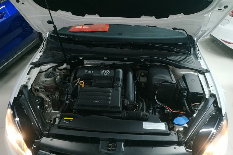 Used Volkswagen Golf 2017 230TSI Automatic Luxury Million-Vehicle Commemorative Edition Engine Bay