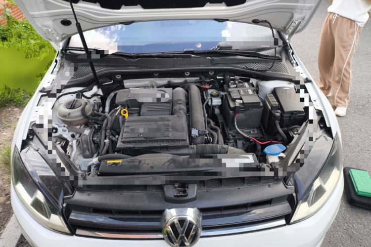 Used Volkswagen Golf 2017 230TSI Automatic Luxury Million-Vehicle Commemorative Edition Engine Bay