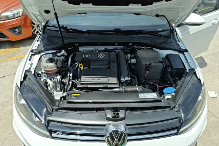 Used Volkswagen Golf 2017 280TSI Automatic R-Line Million-Vehicle Commemorative Edition Engine Bay