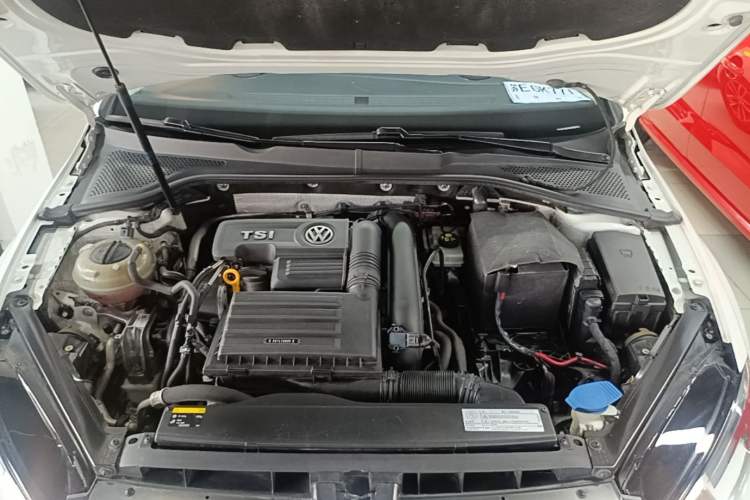 Used Volkswagen Golf 2017 230TSI Automatic Luxury Million-Vehicle Commemorative Edition Engine Bay