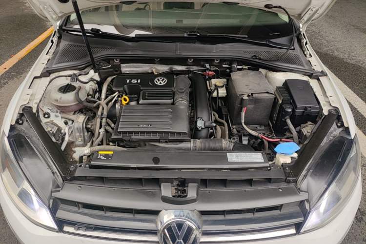 Used Volkswagen Golf 2017 230TSI Automatic Luxury Million-Vehicle Commemorative Edition Engine Bay