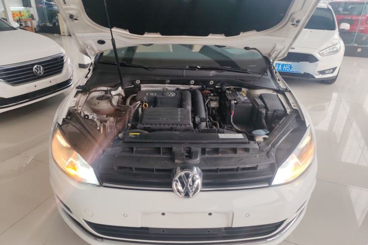 Used Volkswagen Golf 2017 230TSI Automatic Comfort Edition – Celebrating Milestone of One Million Units Engine Bay