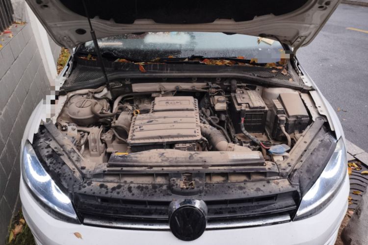 Used Volkswagen Golf 2017 1.6L Automatic Comfort Million-Vehicle Anniversary Edition Engine Bay