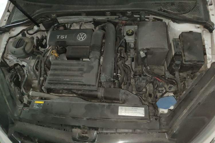 Used Volkswagen Golf 2017 230TSI Automatic Luxury Million-Vehicle Commemorative Edition Engine Bay