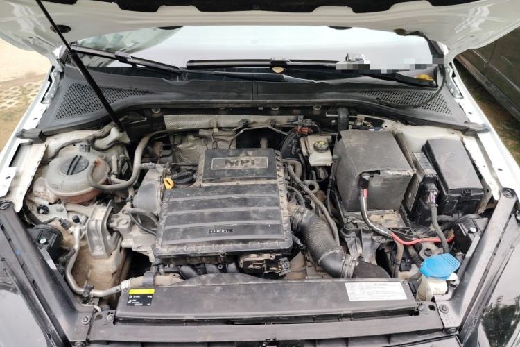 Used Volkswagen Golf 2017 1.6L Automatic Comfort Million-Vehicle Anniversary Edition Engine Bay