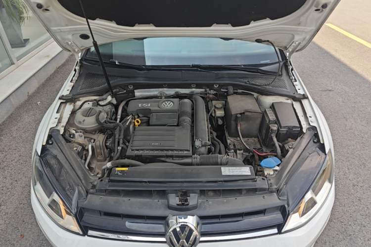 Used Volkswagen Golf 2017 230TSI Manual Comfort Edition – Celebrating Milestone of One Million Units Engine Bay