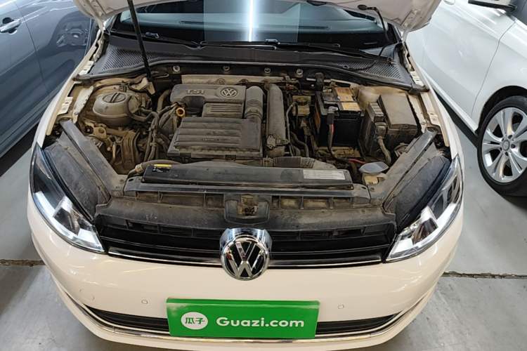 Used Volkswagen Golf 2017 230TSI Automatic Comfort Edition – Celebrating Milestone of One Million Units Engine Bay