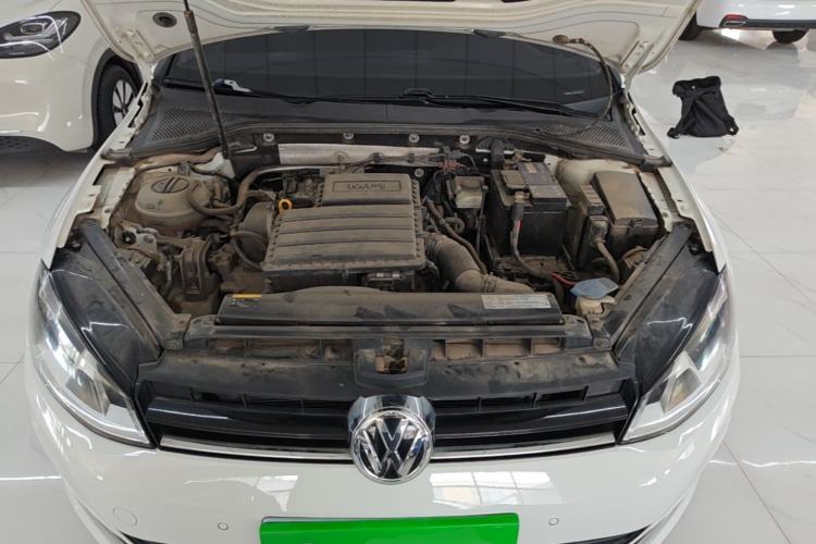 Used Volkswagen Golf 2017 1.6L Automatic Comfort Million-Vehicle Anniversary Edition Engine Bay