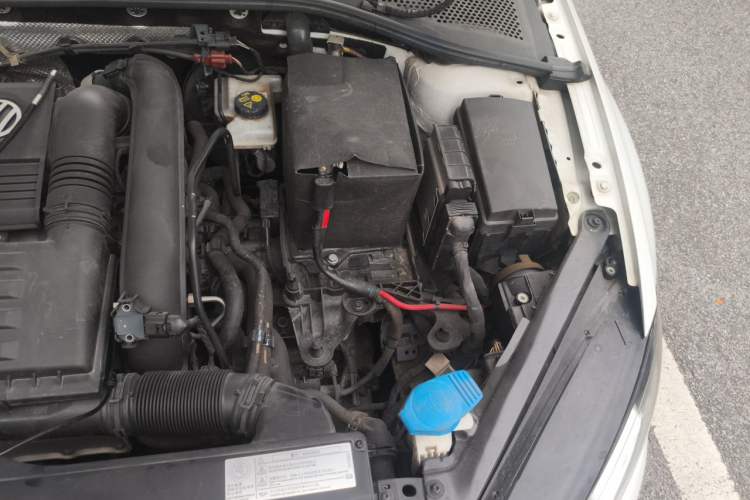 Used Volkswagen Golf 2017 230TSI Automatic Luxury Million-Vehicle Commemorative Edition Engine Bay Left
