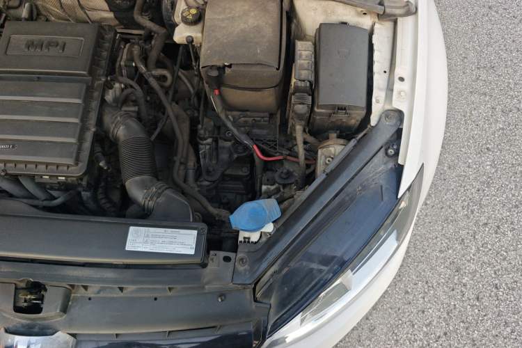 Used Volkswagen Golf 2017 1.6L Automatic Comfort Million-Vehicle Anniversary Edition Engine Bay Left