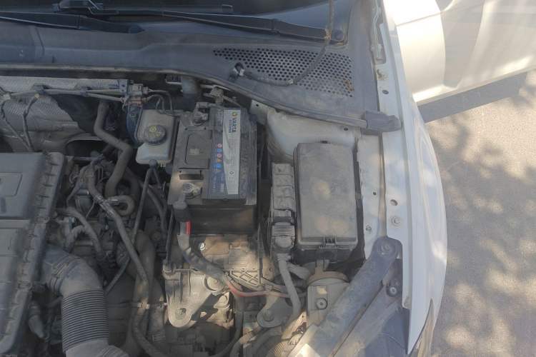 Used Volkswagen Golf 2017 1.6L Automatic Comfort Million-Vehicle Anniversary Edition Engine Bay Left