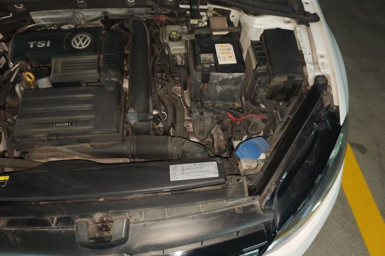 Used Volkswagen Golf 2017 280TSI Automatic R-Line Million-Vehicle Commemorative Edition Engine Bay Left