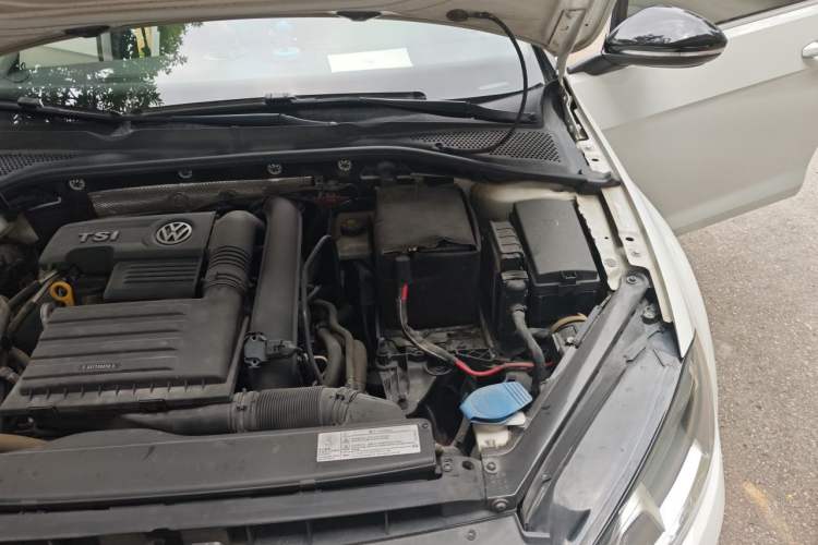 Used Volkswagen Golf 2017 230TSI Automatic Luxury Million-Vehicle Commemorative Edition Engine Bay Left
