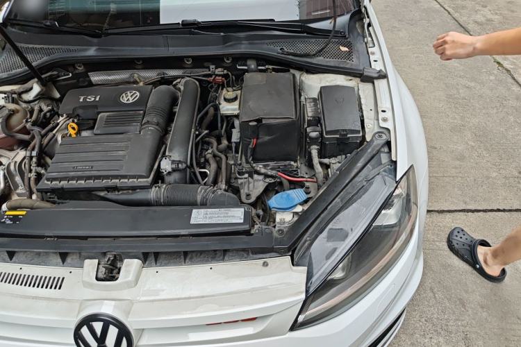 Used Volkswagen Golf 2017 280TSI Automatic R-Line Million-Vehicle Commemorative Edition Engine Bay Left