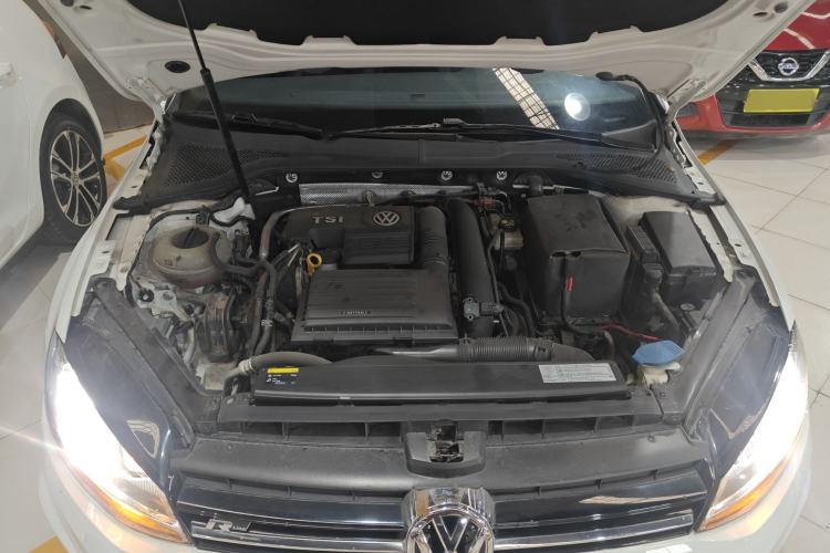 Used Volkswagen Golf 2017 280TSI Automatic R-Line Million-Vehicle Commemorative Edition Engine Bay