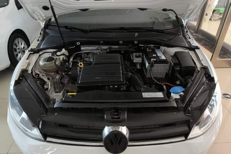 Used Volkswagen Golf 2017 1.6L Automatic Comfort Million-Vehicle Anniversary Edition Engine Bay