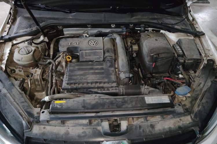 Used Volkswagen Golf 2017 280TSI Automatic R-Line Million-Vehicle Commemorative Edition Engine Bay
