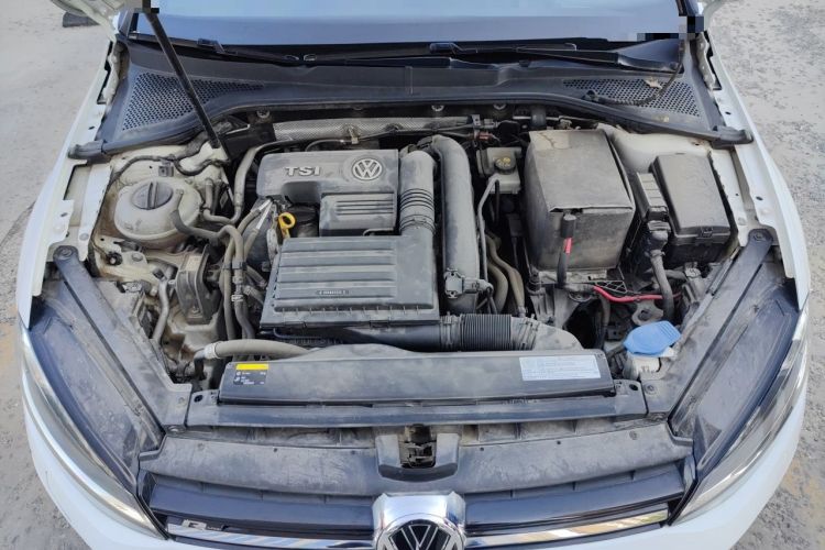 Used Volkswagen Golf 2017 280TSI Automatic R-Line Million-Vehicle Commemorative Edition Engine Bay