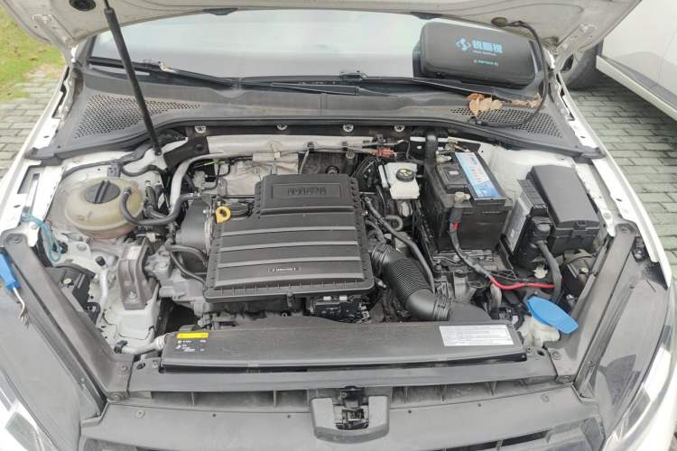 Used Volkswagen Golf 2017 1.6L Automatic Comfort Million-Vehicle Anniversary Edition Engine Bay