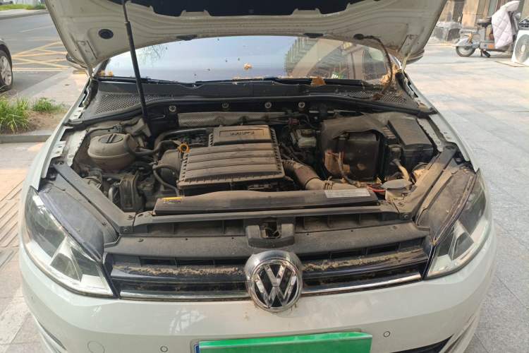 Used Volkswagen Golf 2017 1.6L Automatic Comfort Million-Vehicle Anniversary Edition Engine Bay